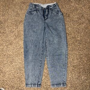 80s Brittania Light Acid Wash High-Waisted Denim Jeans